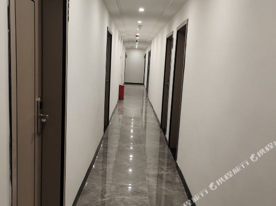 Friends Hotel — Linshui — photo 4