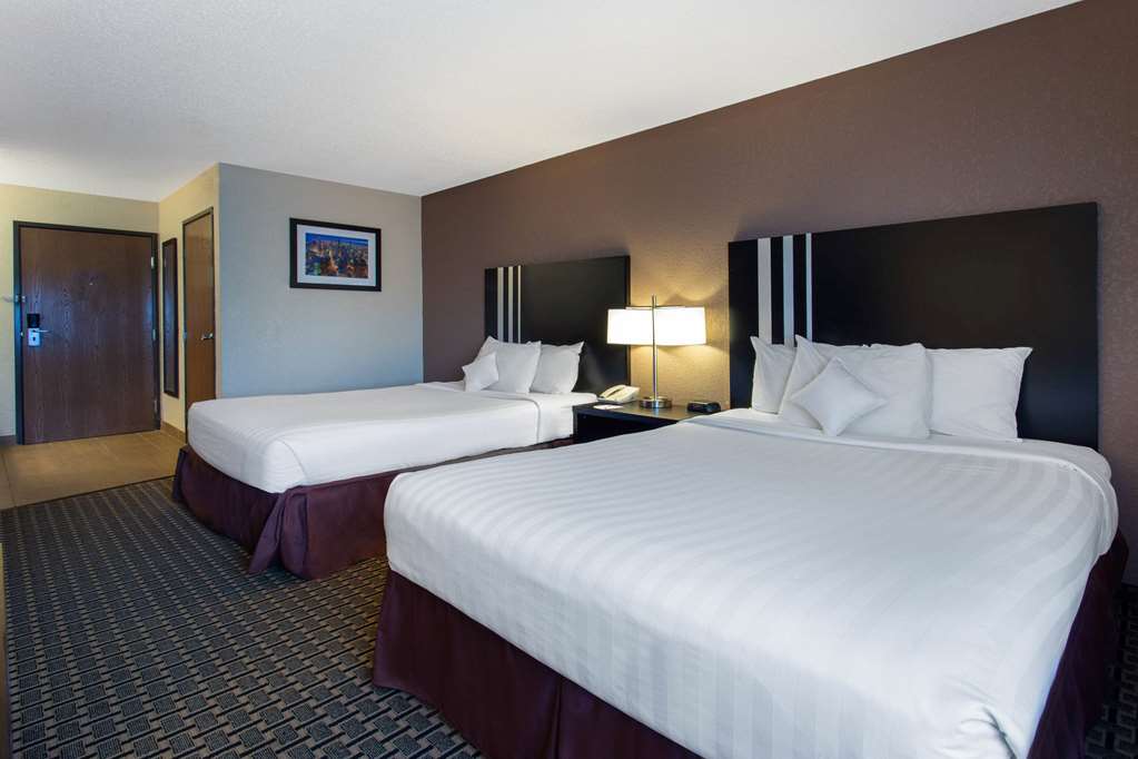 Ramada by Wyndham Glendale Heights Lombard - photo 7