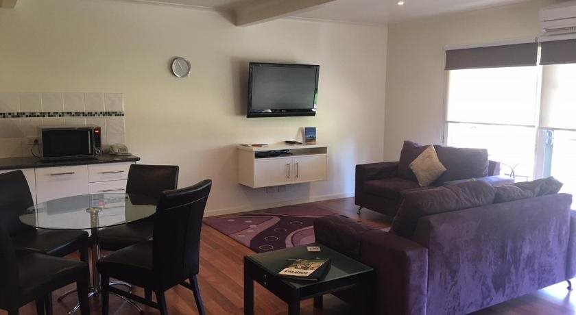 Kyneton Bushland Resort — Kyneton — photo 2