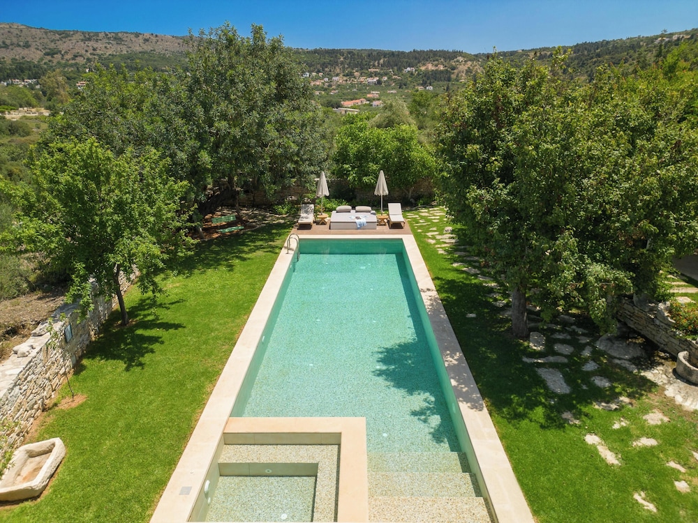 Villa Athermigo — 4-Star Luxury Hotel in Chania, Greece