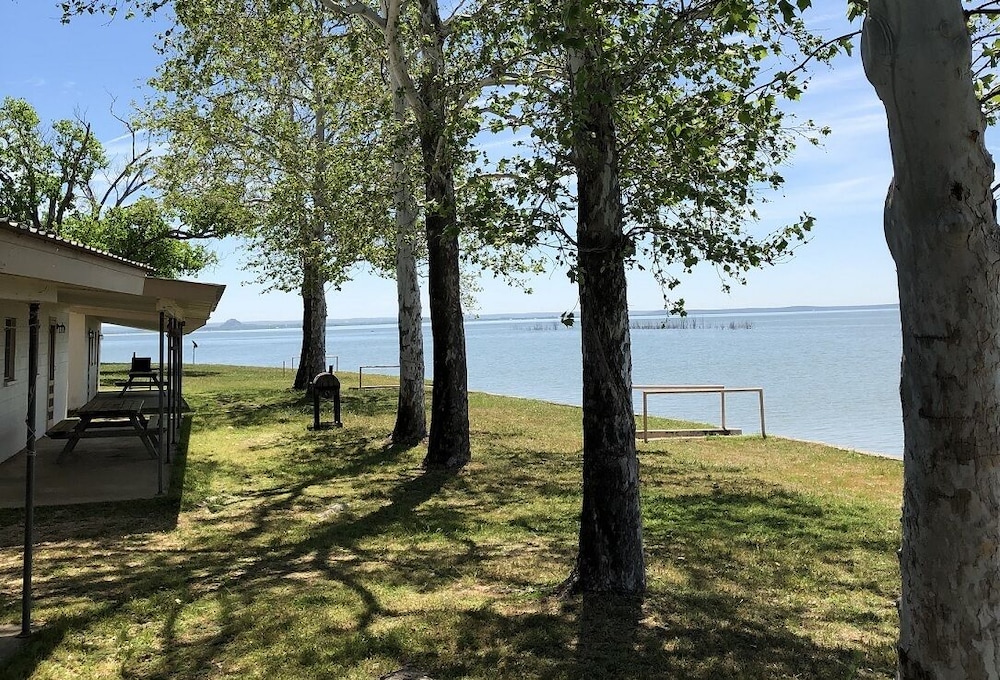 Oasis Lake Buchanan - photo 61