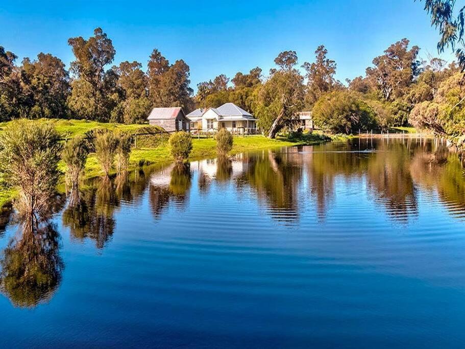 Secluded Rural Retreat In Southwest Wa — Capel