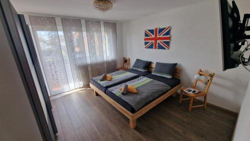 Doppelzimmer in FEWO Burgau Nähe Legoland — hotel in Burgau