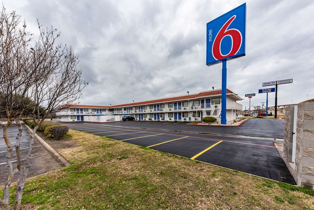 Motel 6 North Richland Hills TX - featured photo