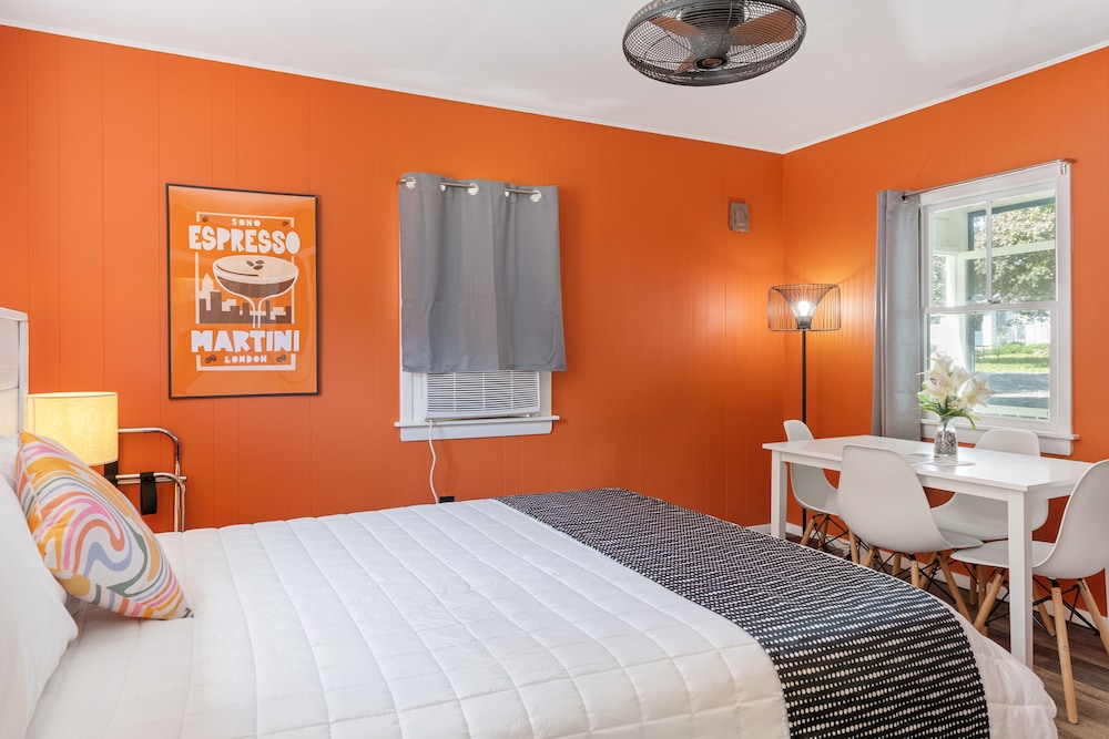 The Beaches Motel & Cottages - photo 15