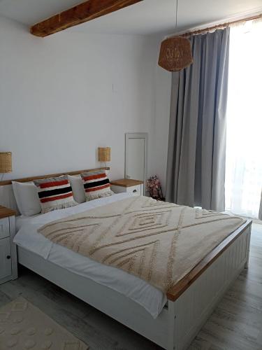 Tina Guest House — 4-Star Luxury Hotel in Basarabi, Romania