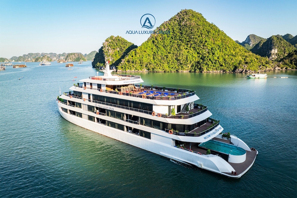 Aqua Luxury Cruise — 4-Star Luxury Hotel in Ha Long, Vietnam