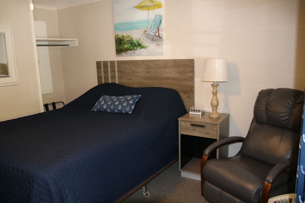 West Winds Motel & Cottages - featured photo