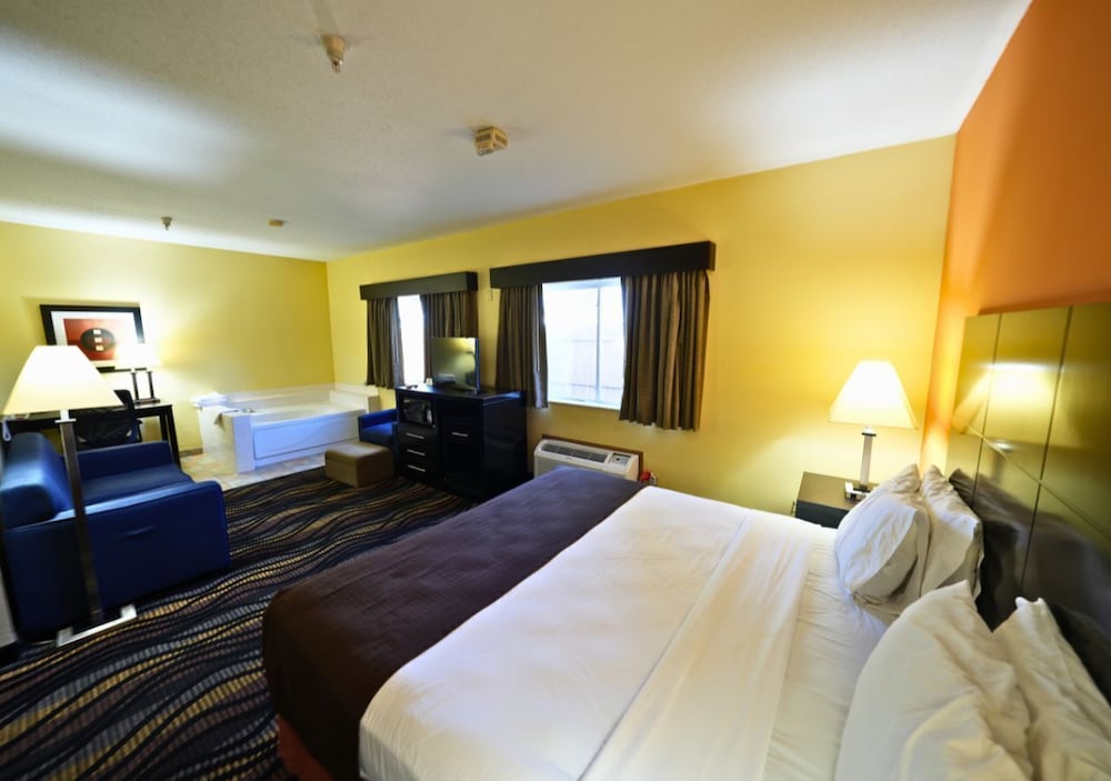 Rock Island Inn & Suites Streator IL - photo 16