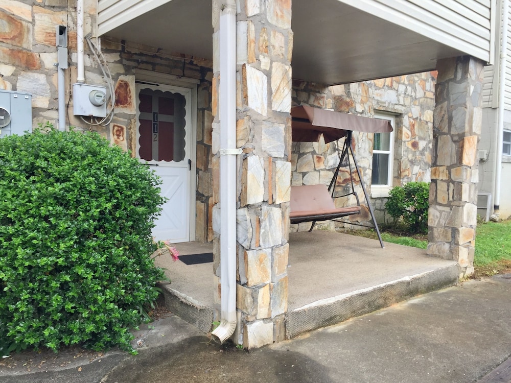 Phillips Historic Motel & Cottages - photo 30