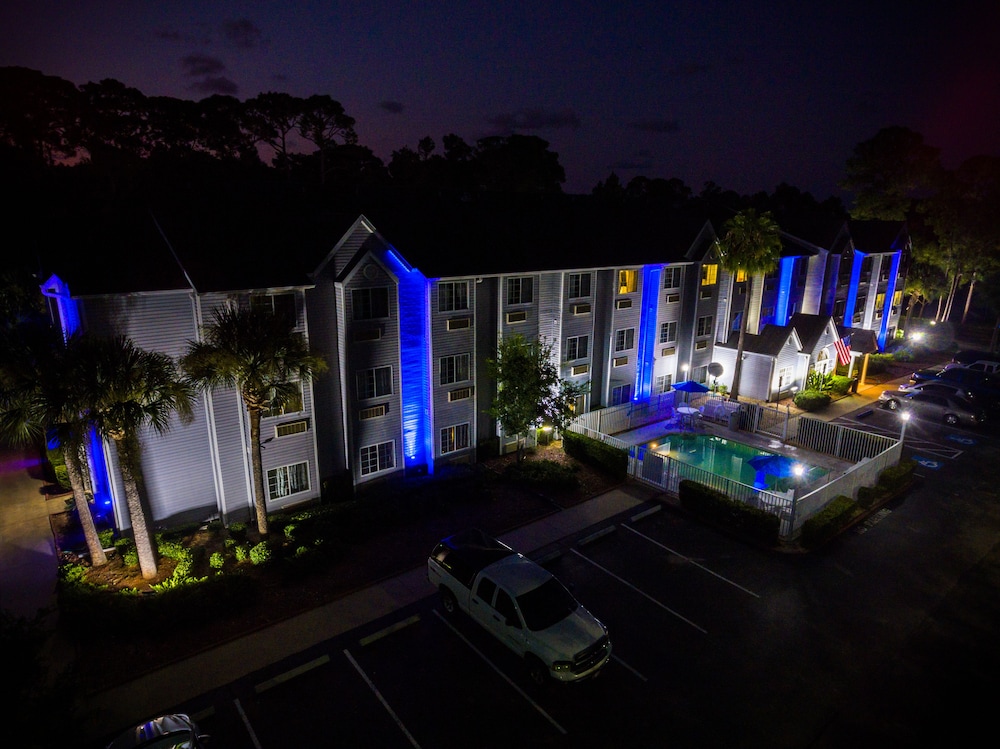 Microtel Inn & Suites by Wyndham Palm Coast I 95 - photo 32