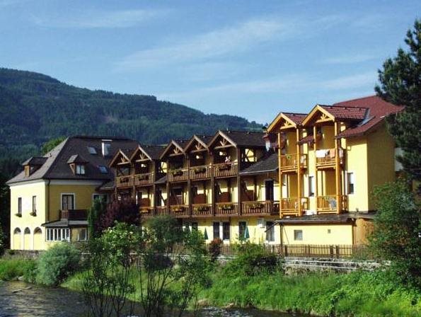 Hotel Restaurant Platzer - carbon neutral hotel in Gmunden