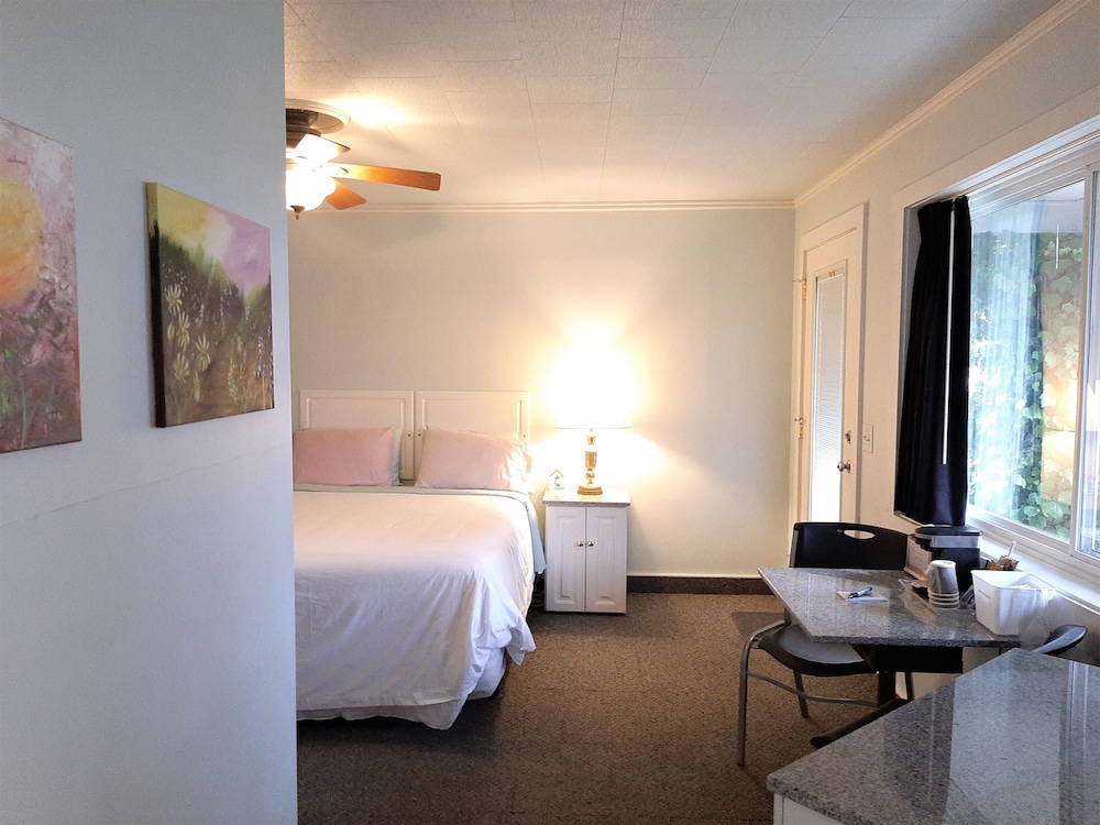 Murray Inn and Art Gallery - photo 6