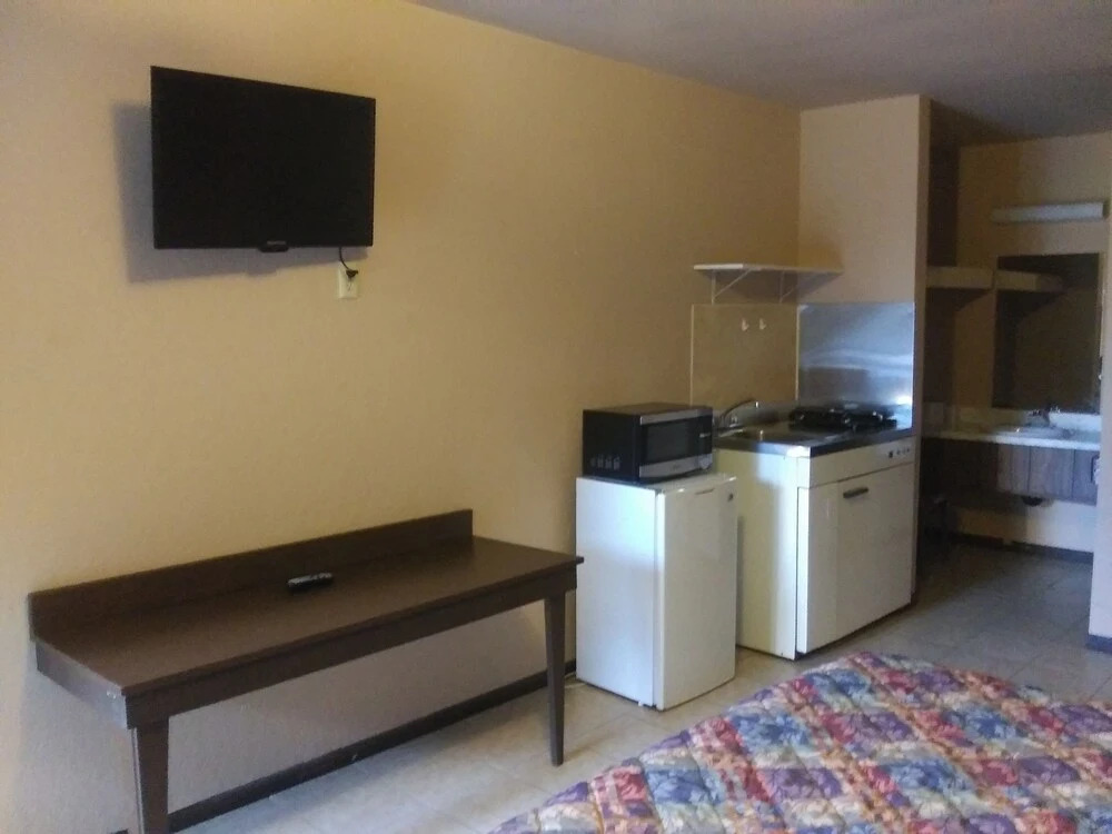 River S End Motel - photo 12