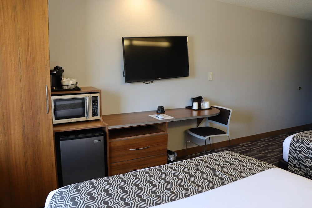 Microtel Inn & Suites by Wyndham Columbus Near Fort Benning - photo 31