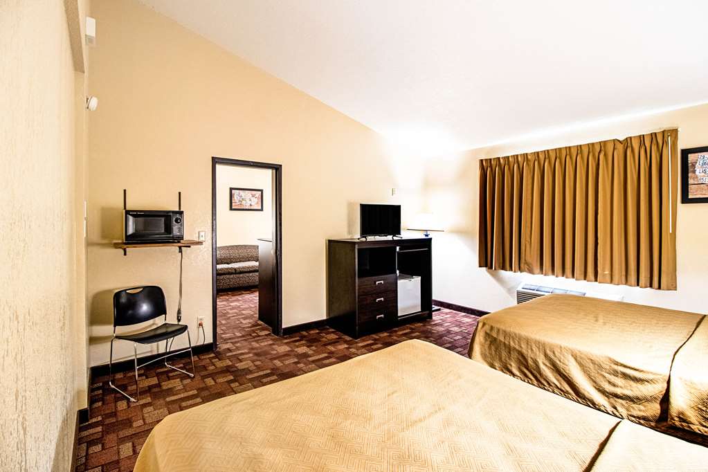 Econo Lodge Watertown - photo 24