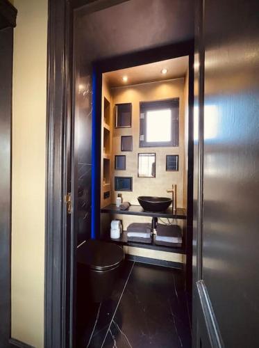 City Apartment With Canalview at Canalhouse Majestic