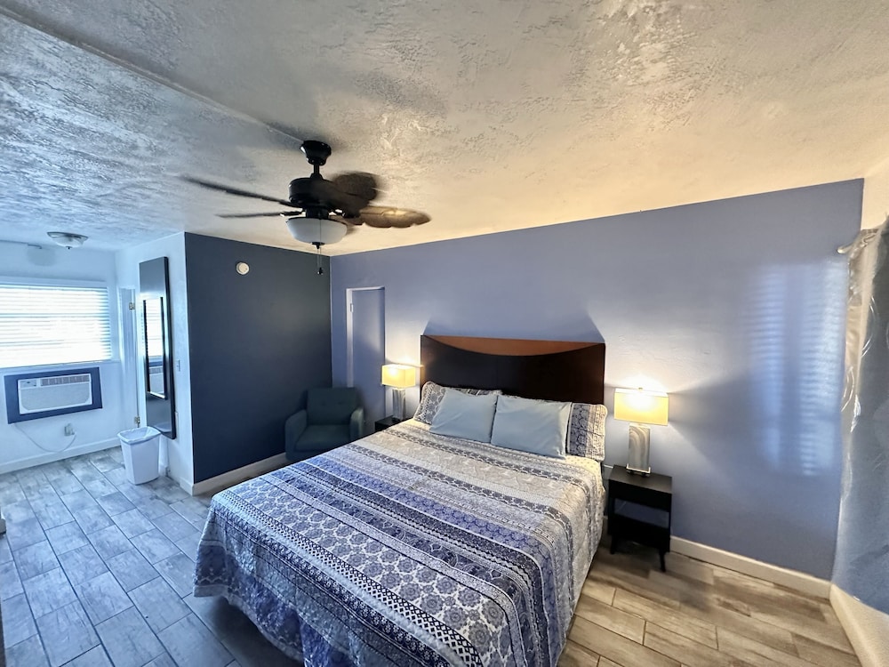 Malibu Resort Motel - photo 16