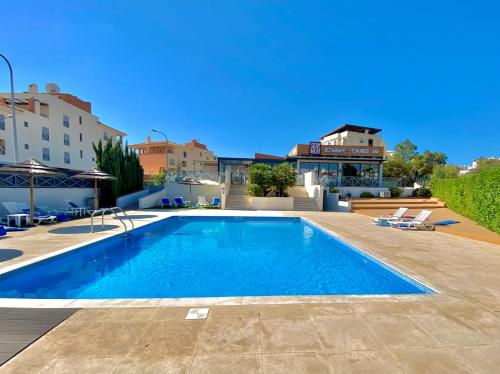 Corcovada Sunny and Bright T1 with Large Terrace Albufeira — 4-Star Luxury Hotel in Albufeira, Portugal