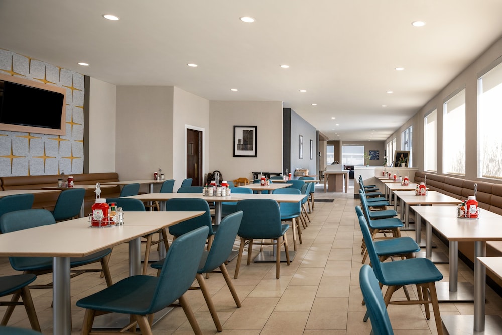 Holiday Inn Ontario by IHG - photo 33