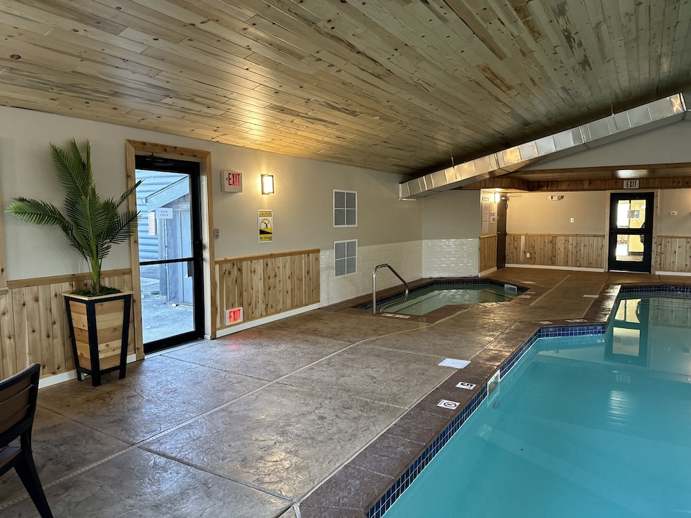 Crossroads Hotel - photo 28