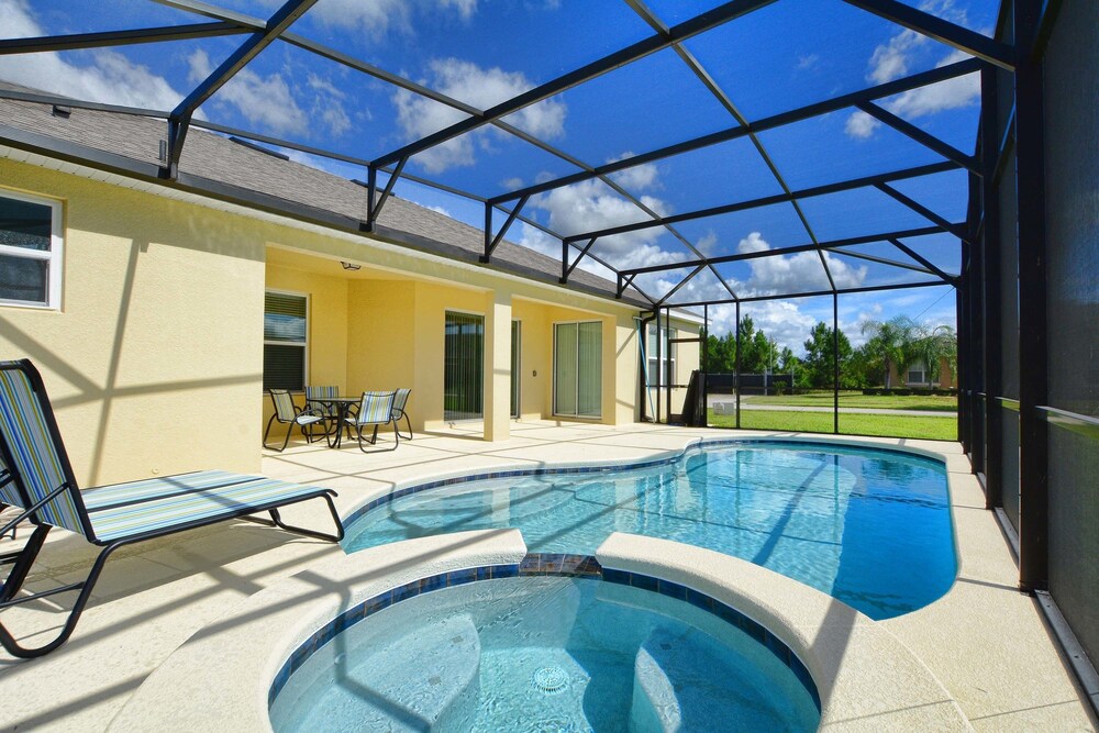 Watersong 5 Bedrooms House w pool 7052WS — 4-Star Luxury Hotel in Davenport, United States