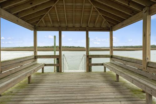 Marsh Madness by Oak Island Accommodations - photo 29