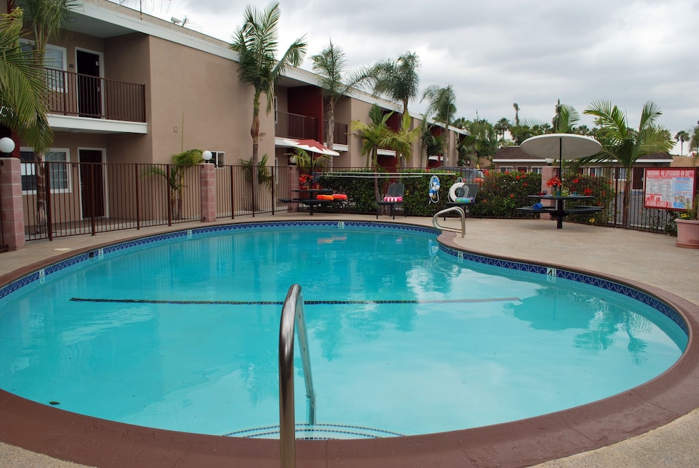 Budget Inn Anaheim - photo 16