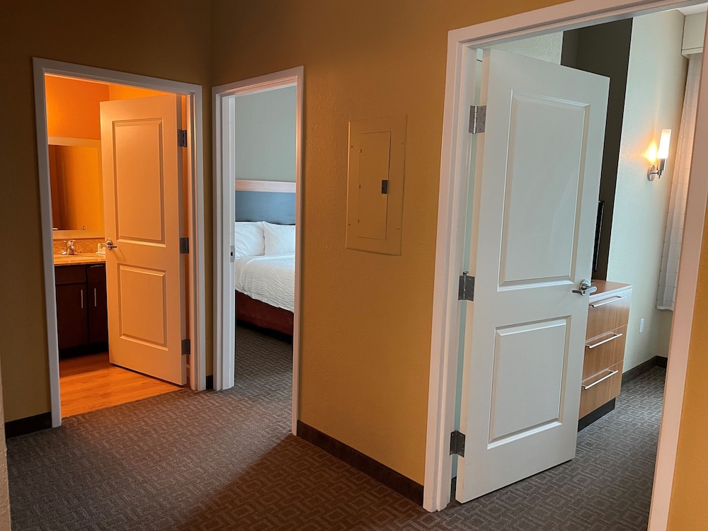 TownePlace Suites Orlando at FLAMINGO CROSSINGS Town Center Western Entrance - photo 15