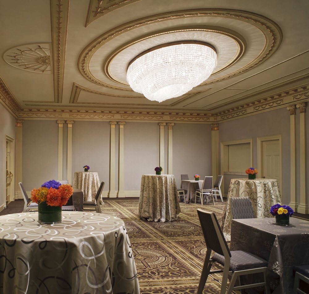 Sheraton Commander Hotel - photo 52