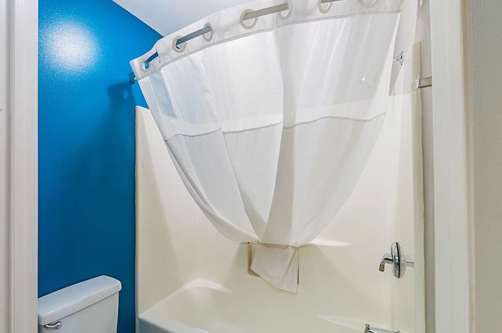 Quality Inn Harrisonburg I 81 - photo 18