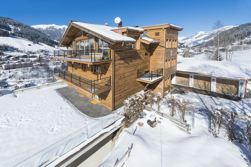Residence Jochberg bei Kitzbühel — 4-Star Luxury Hotel in Jochberg, Austria