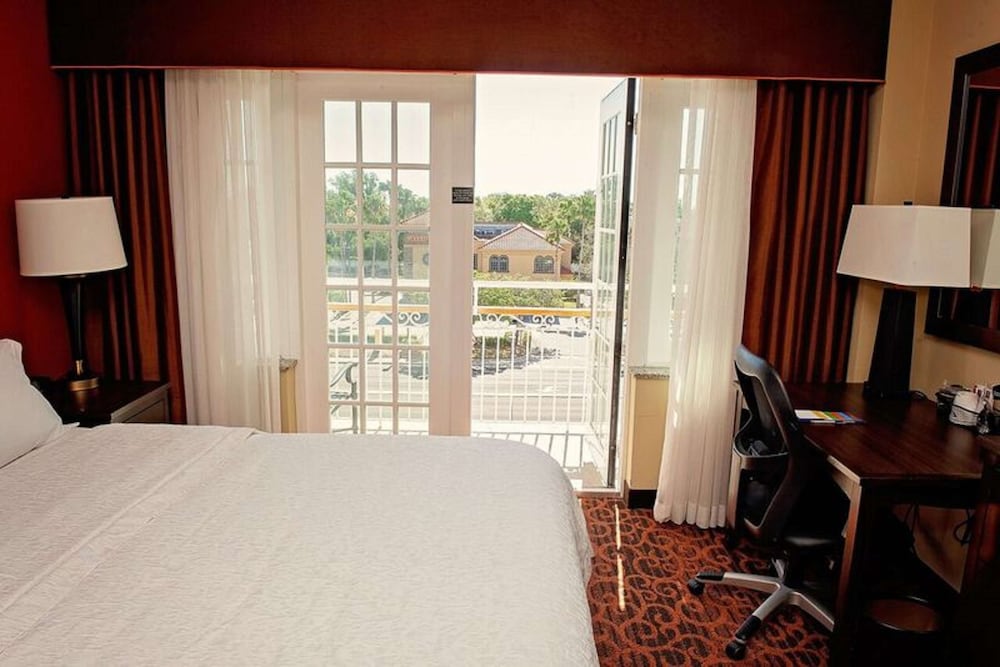 Hampton Inn & Suites Bradenton Downtown Historic District - photo 34