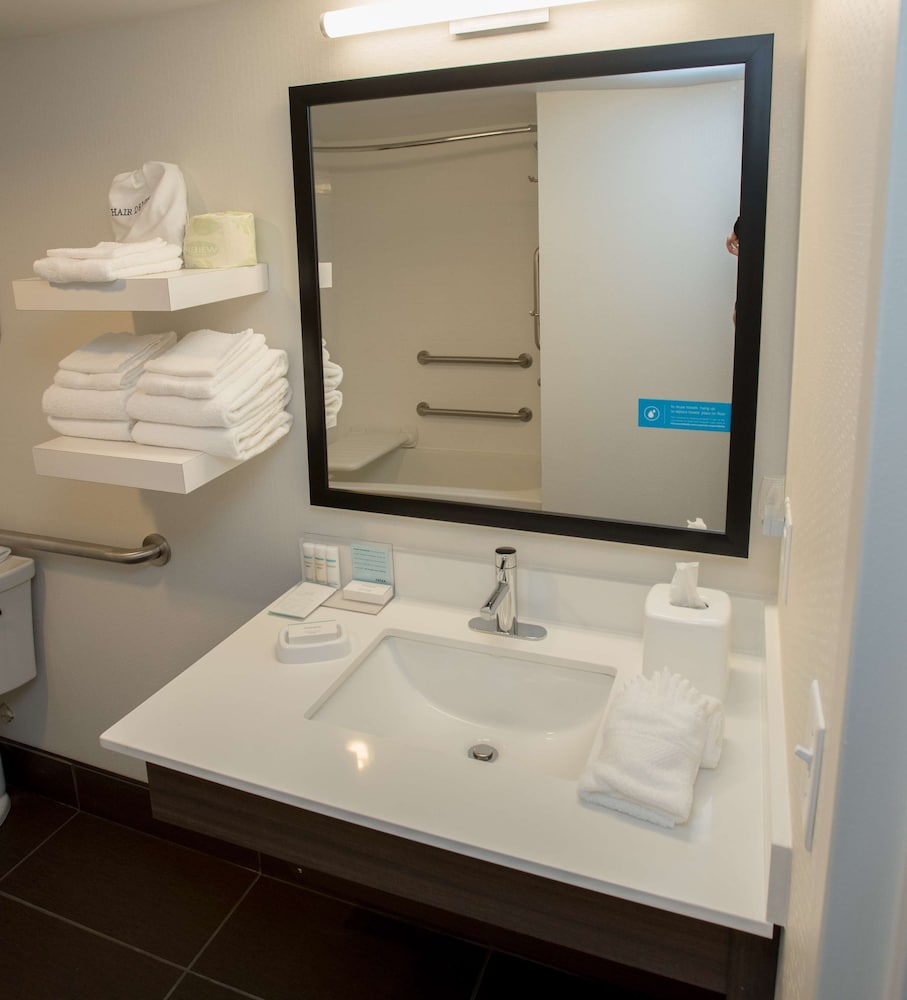 Hampton Inn Wooster - photo 22