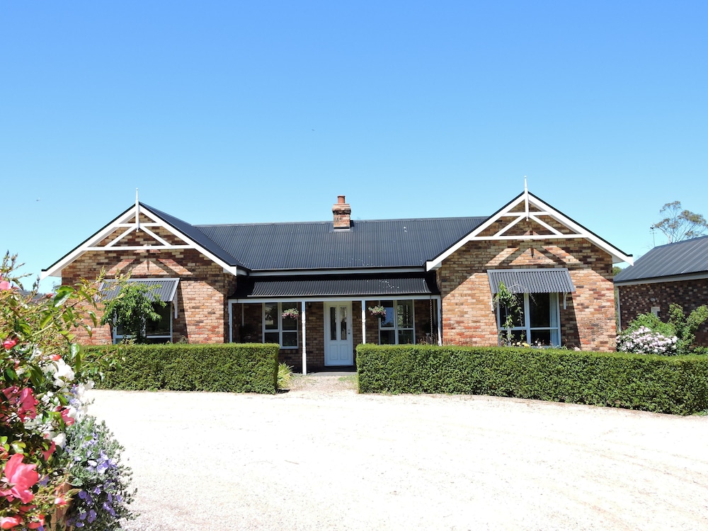 Hazelcreek Cottages — Exeter