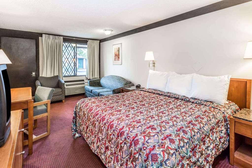 Knights Inn Racine - photo 5