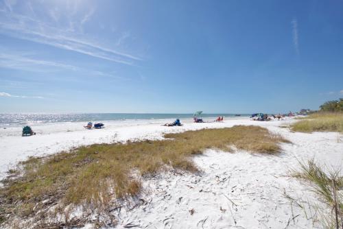 Casa Marina III 742 by Sun Palace Vacations — 4-Star Luxury Hotel in Fort Myers Beach, United States