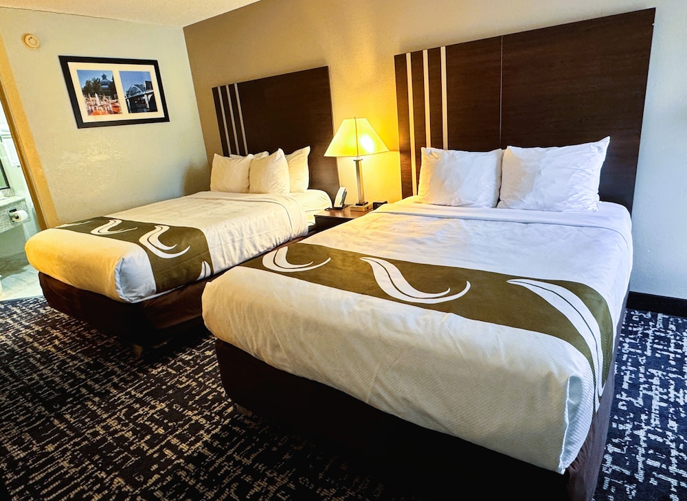 Quality Inn Cleveland North - photo 14