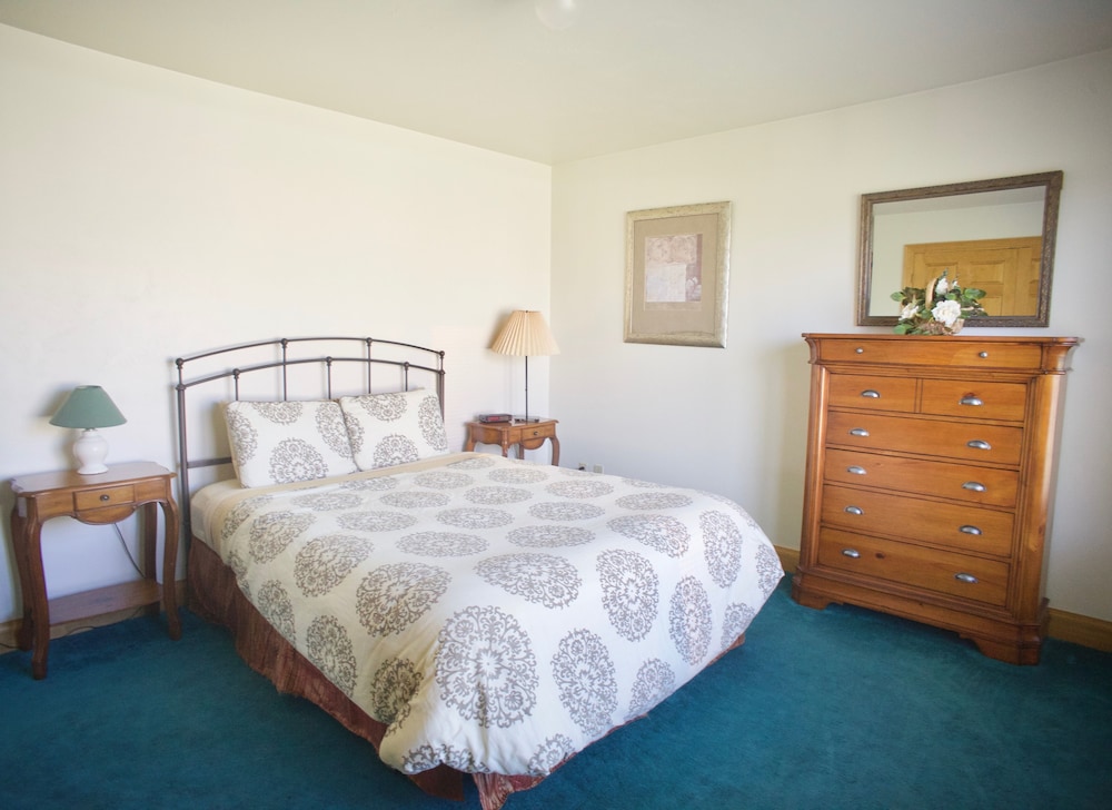 Settlement Courtyard Inn & Lavender Spa - photo 9