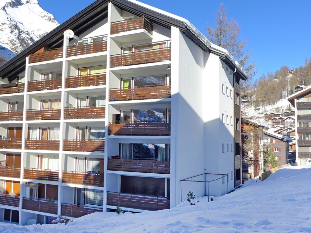 Apartment Cresta I Zermatt — 4-Star Luxury Hotel in Zermatt, Switzerland
