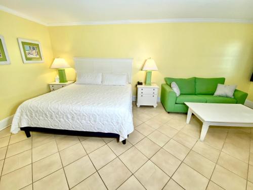 Island Inn of Atlantic Beach - photo 22