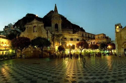 Appartamento Etna: tutto a portata di mano — 4-Star Luxury Hotel in Calatabiano, Italy