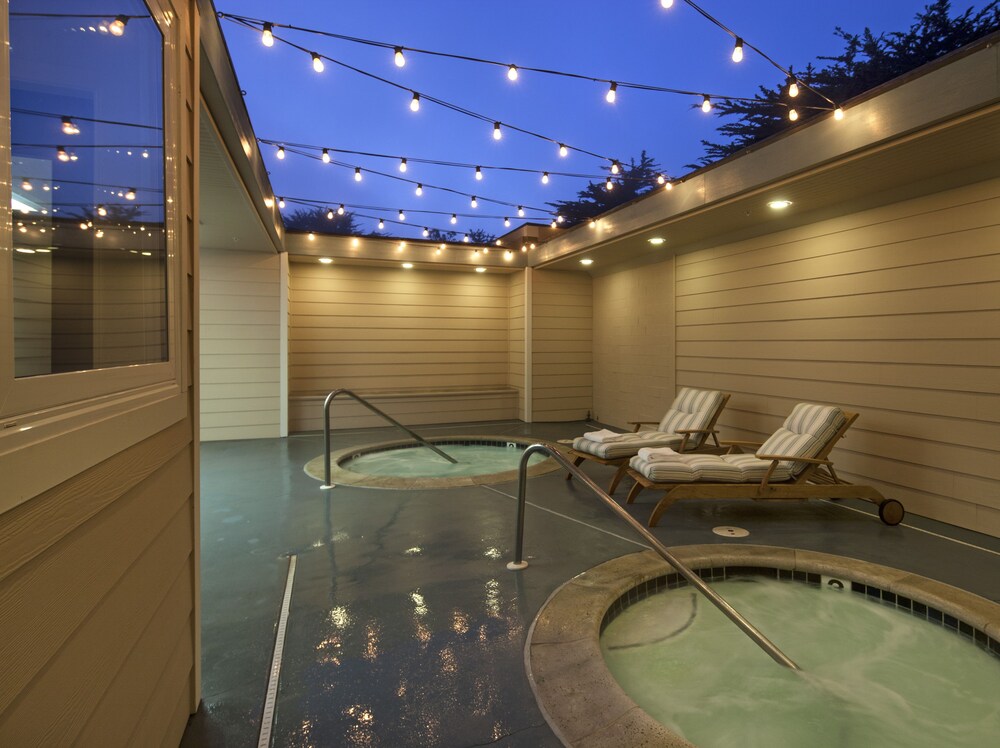 Cambria Landing Inn & Suites - photo 34