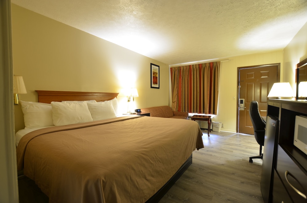 Travelowe's Motel - photo 21