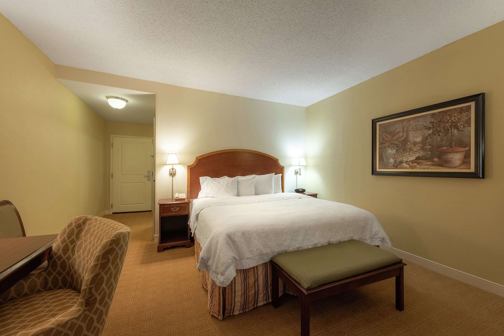 Hampton Inn & Suites Vicksburg - photo 15