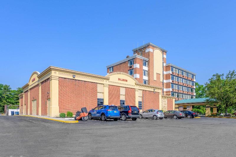 Inn At Lebanon - photo 4