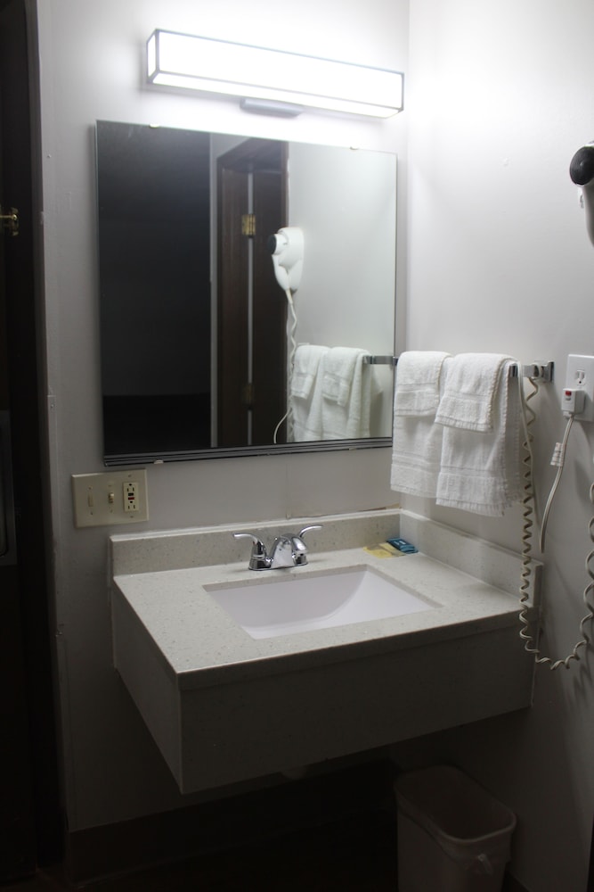 Americas Best Value Inn Warrenton - photo 15