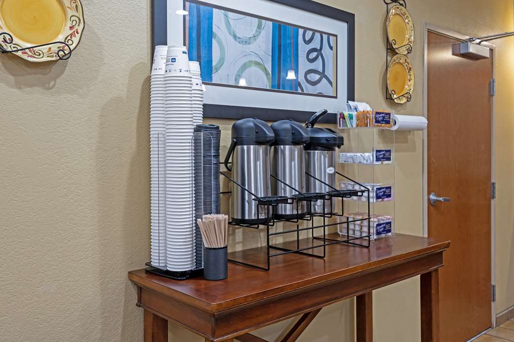 Best Western Plus Guymon Hotel & Suites - photo 32