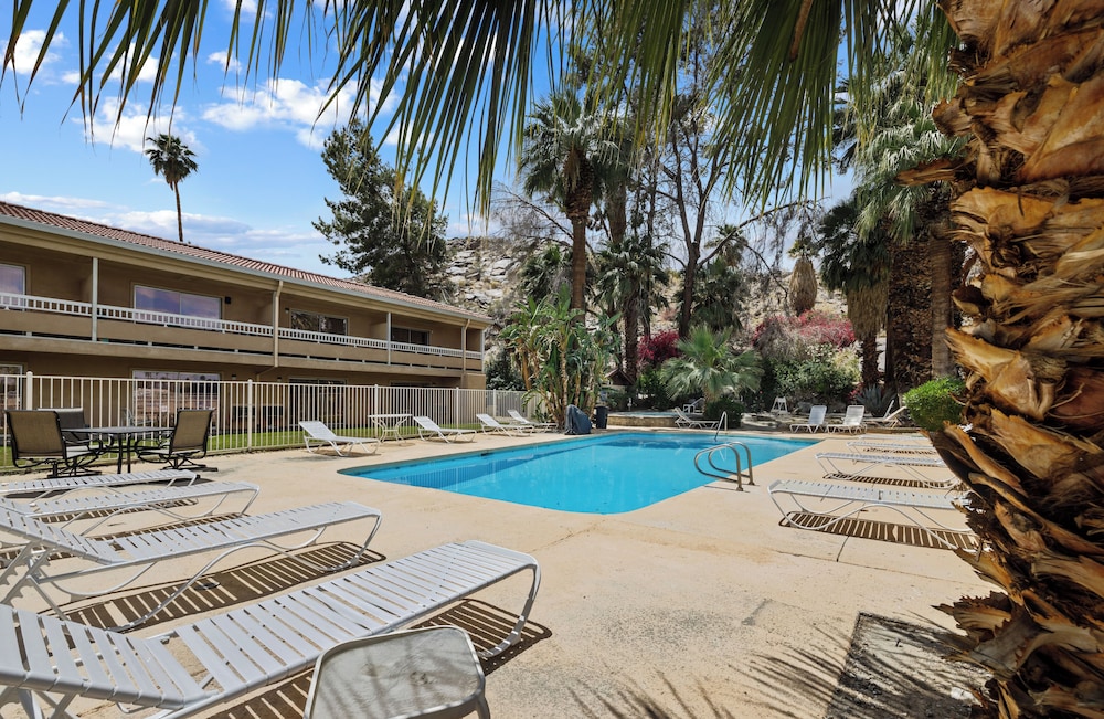 Sol Springs Inn - photo 23