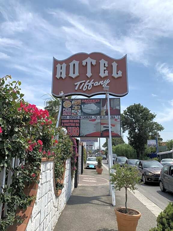 Hotel Tiffany — hotel in Giugliano In Campania